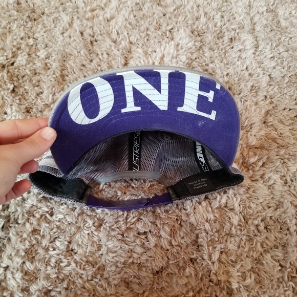 Men's hat - Picture 2 of 2